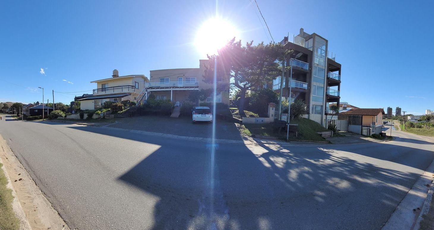 Lote multifamiliar-comercial a metros del Mar y de Pinamar