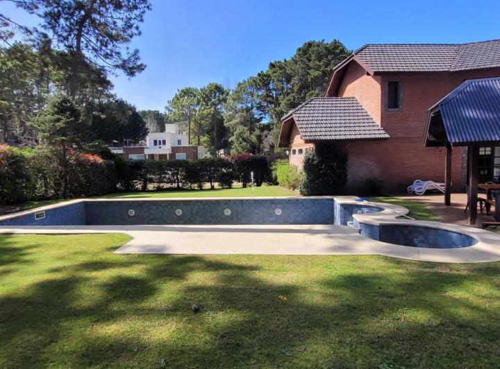 Casa Enero completo con pileta climatizada Pinamar Norte 2