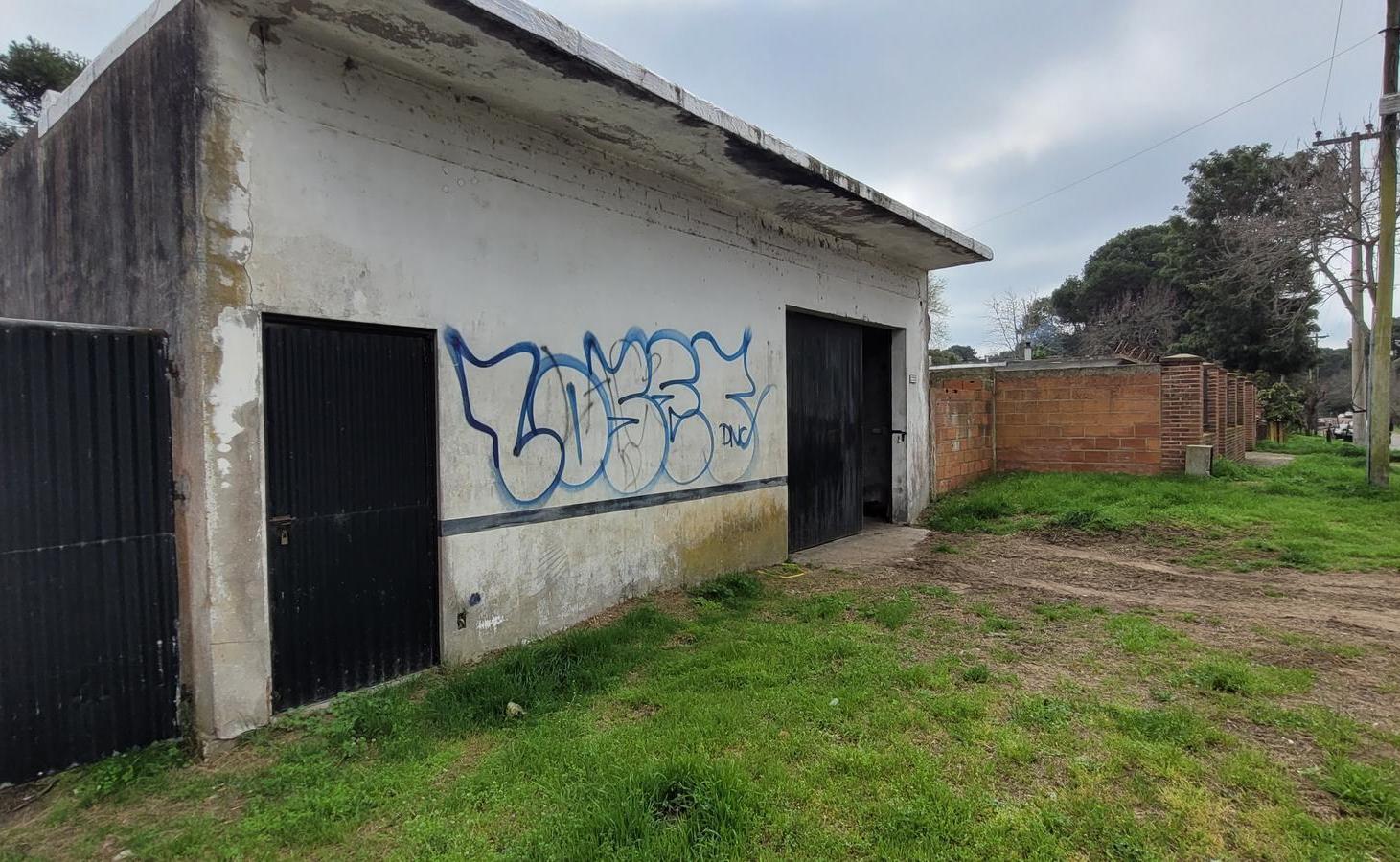 Venta de Galpón en Pinamar con departamentos a construir