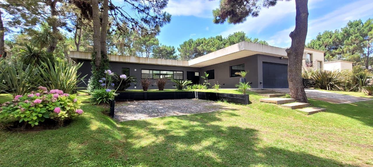 Minimalista en Venta Barrio Cerrado La Herradura