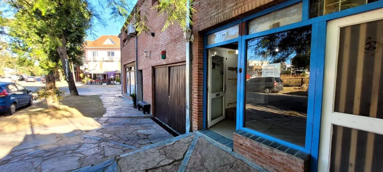 Alquiler Anual - Local en Corvina y Shaw 3