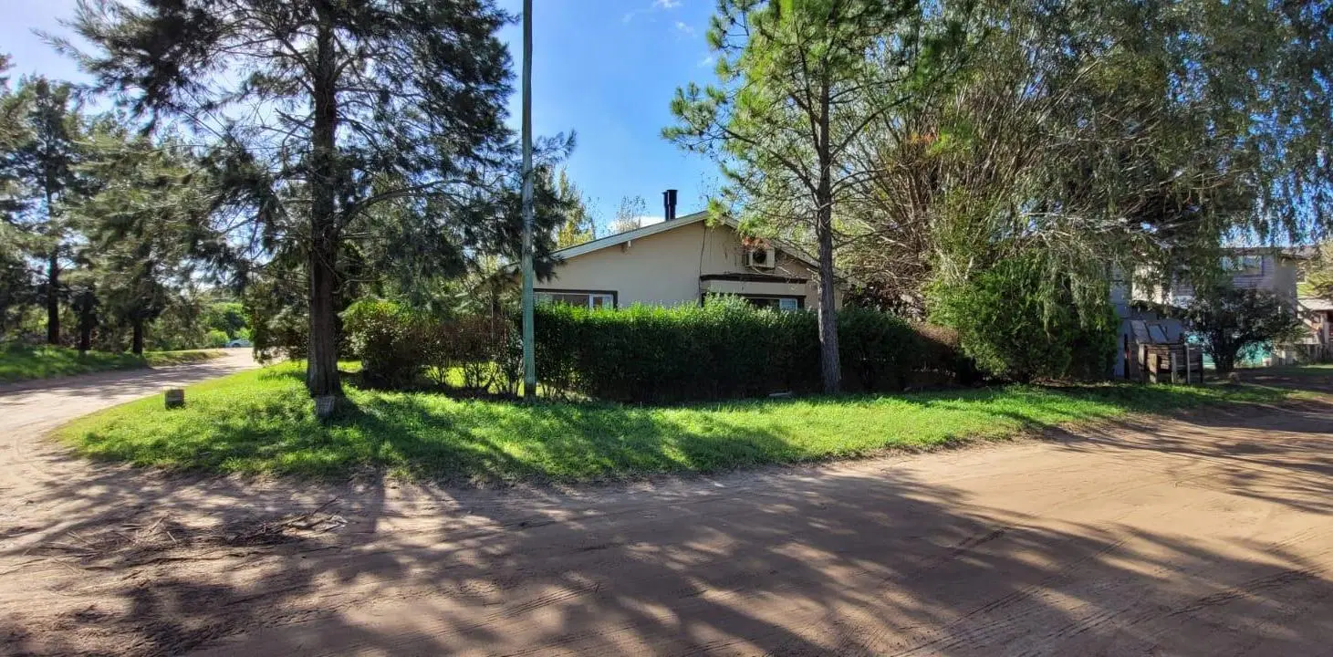 Casa en venta en Oportunidad con gas natural 2