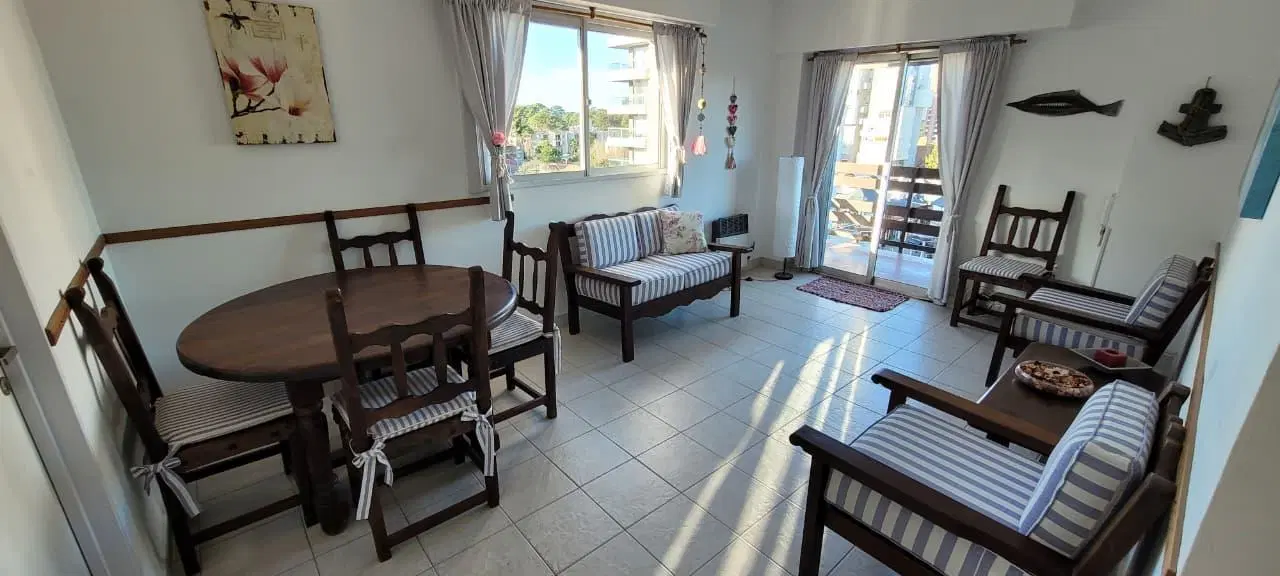 Venta Depto 3 Ambientes con cochera en el centro de Pinamar 1