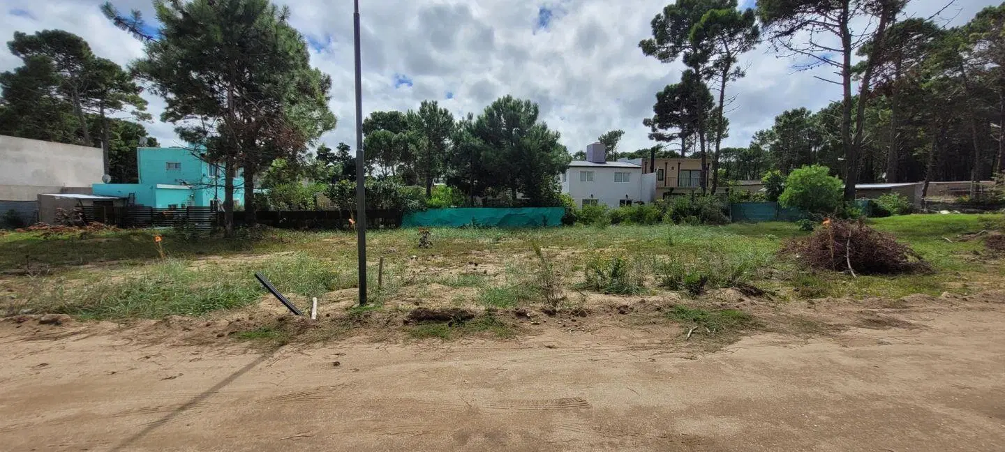 Lote en Pinamar oportunidad con buena orientación toma vehiculo 2
