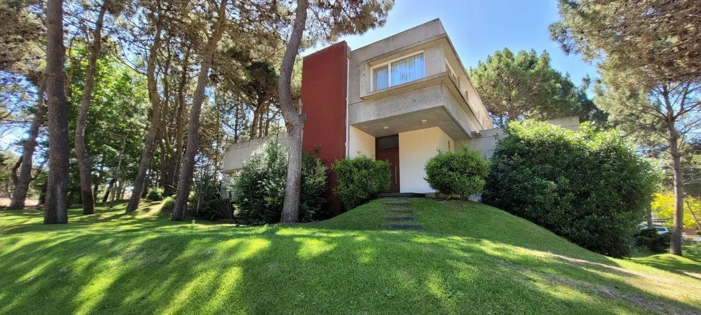 Venta Casa de estilo minimalista en la Herradura c/ Pileta Climatizada 4