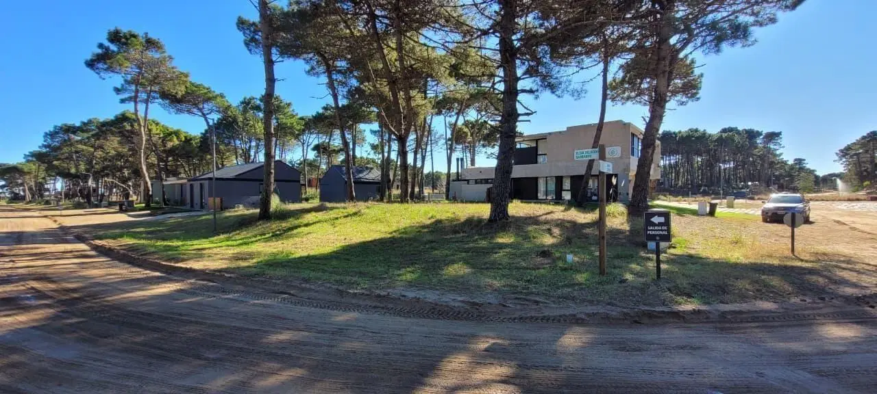 Lote en Barrio Cerrado Pioneros- Pinamar / Consulte Financiación 3