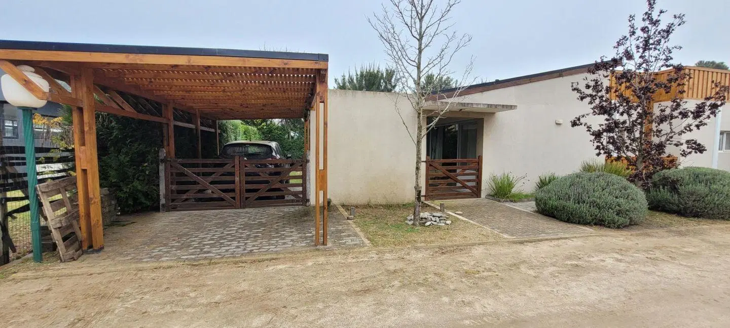 Vendo Casa en la costa, tomo depto en permuta..!!! CABA..!!! 2