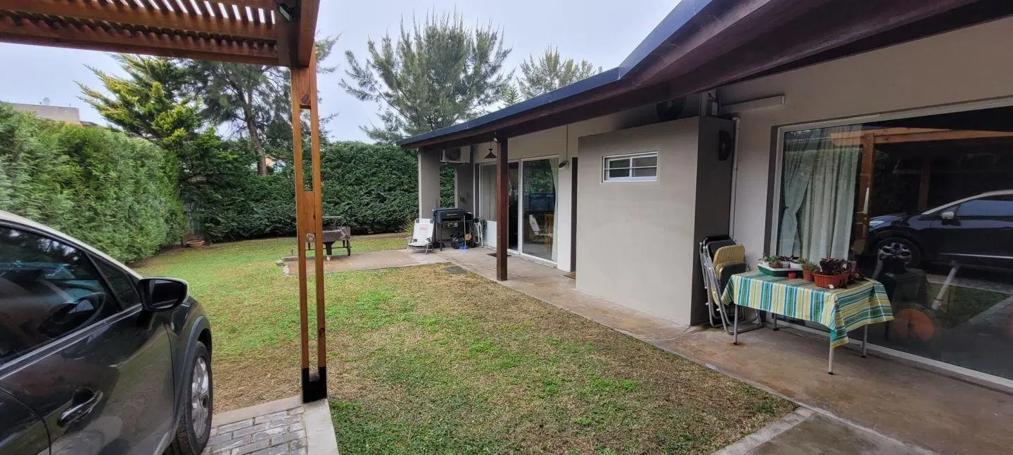 Vendo Casa en la costa, tomo depto en permuta..!!! CABA..!!! 3