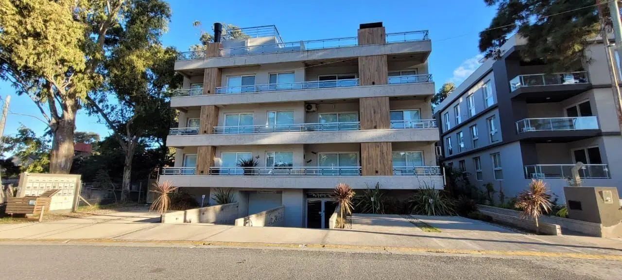 Vendo Depto céntrico en Pinamar con cochera y baulera. Oportunidad !!! 5