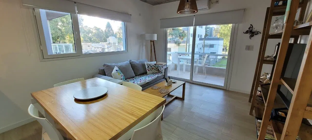 Vendo Depto céntrico en Pinamar con cochera y baulera. Oportunidad !!! 2