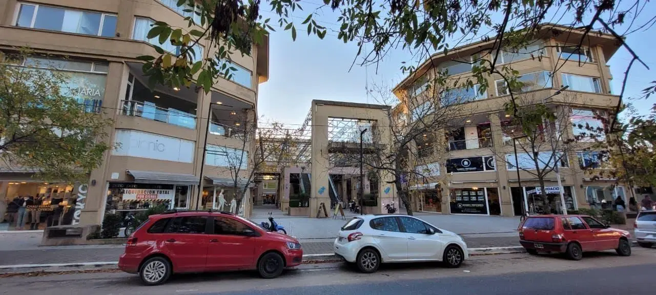 DEPARTAMENTO EN VENTA PASEO EL AGORA C/COCHERA 5