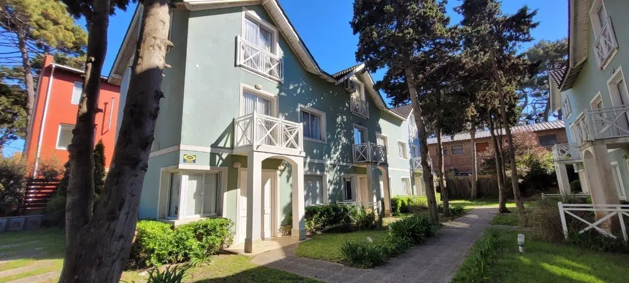 Triplex 4 AMB en Pinamar a mts del Centro Comercial 2