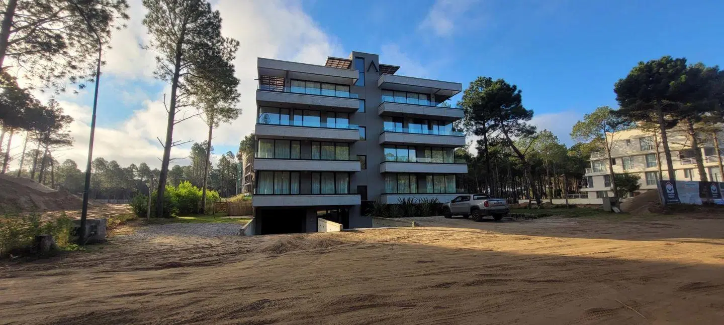 Vendo 4 ambientes, moderno con terraza y cochera propia 4