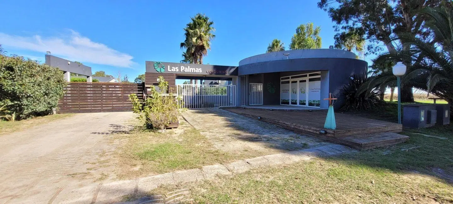 Moderna Casa en Condominio Las Palmas 5