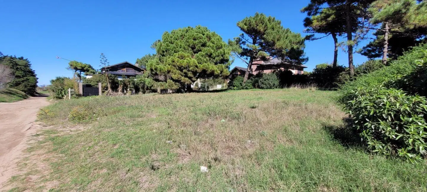 Venta de Lote Unifamiliar-Residencial Pinamar cerca de la playa. 5