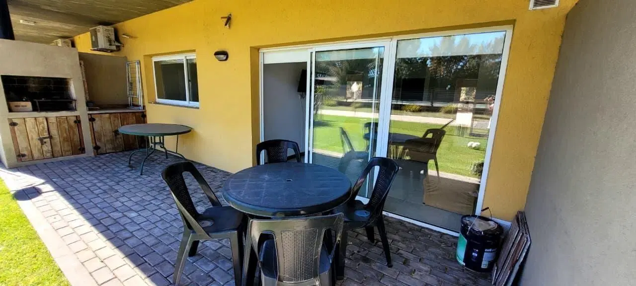 Vendo depto 3 ambientes ¡Como una casa, seguridad de un complejo! 3