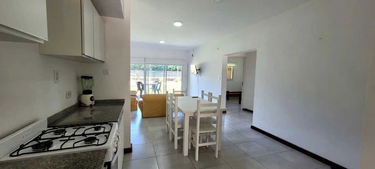 Vendo depto 3 ambientes ¡Como una casa, seguridad de un complejo! 5
