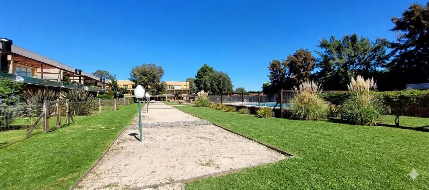 Vendo depto 3 ambientes ¡Como una casa, seguridad de un complejo! 4