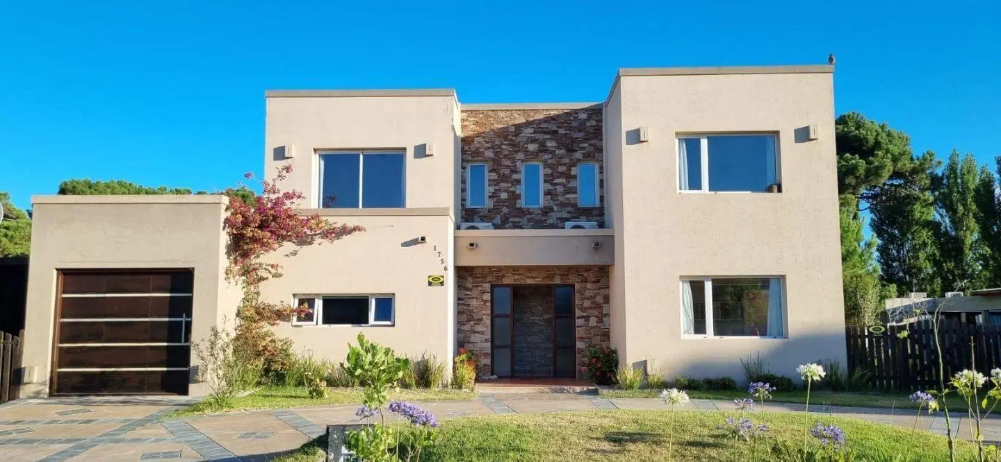 VENTA CASA EN EL BARRIO B5  Pinamar 5