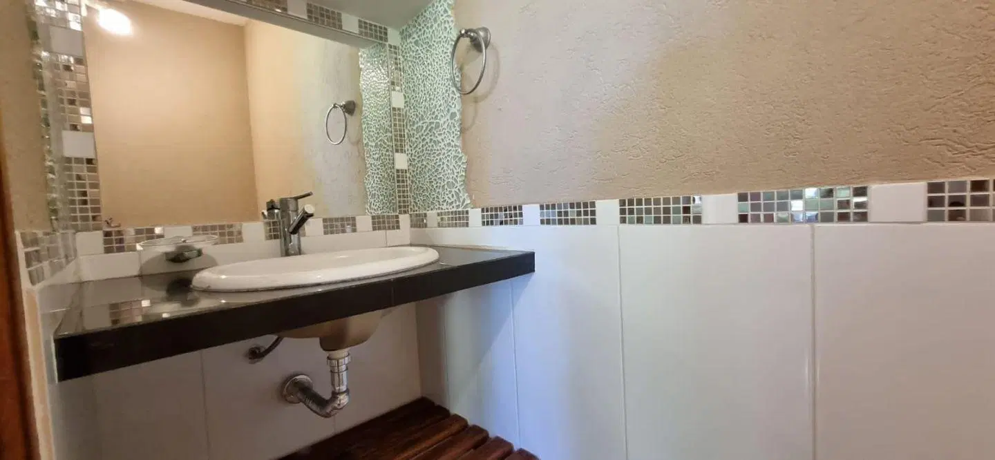 VENTA CASA EN EL BARRIO B5  Pinamar 4