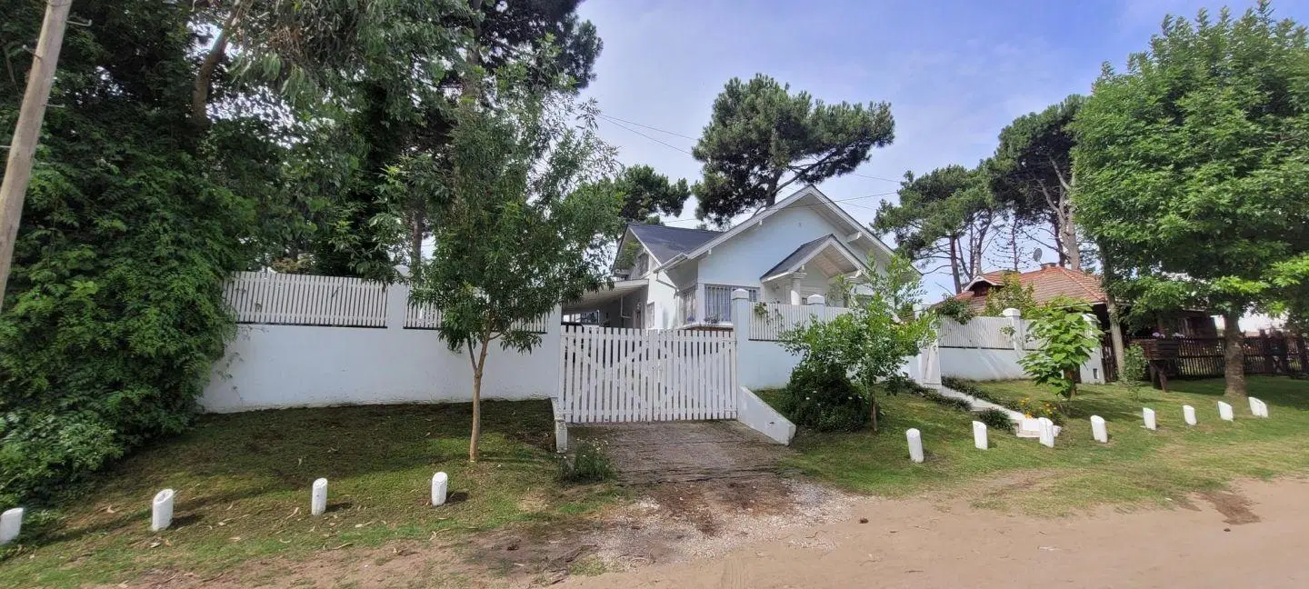 Casa en  Venta - Ostende de excelente calidad de construcción 3