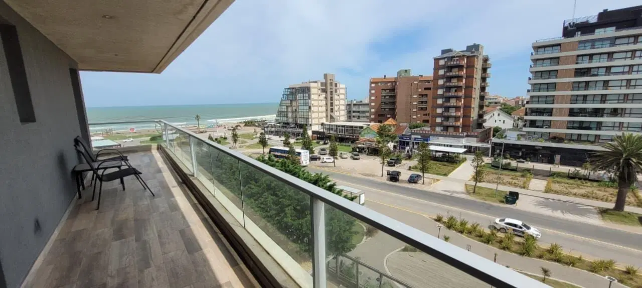 Dpto Frente al Mar en Edificio Renata 27- 3