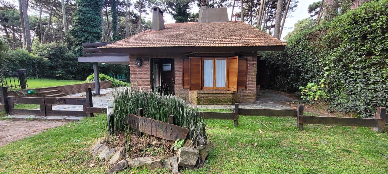 Foto de Vendo Casa en Pinamar 5 dorm. en Zona Lasalle, imagen 5