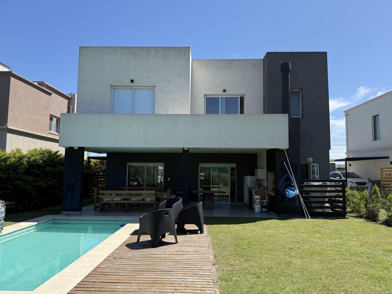 Venta Casa 6 ambientes, Pilar del Este