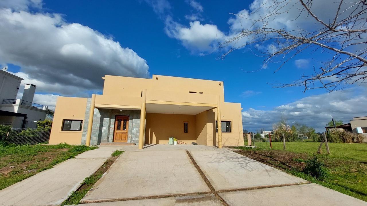 casa en alquiler - anual en el cantón