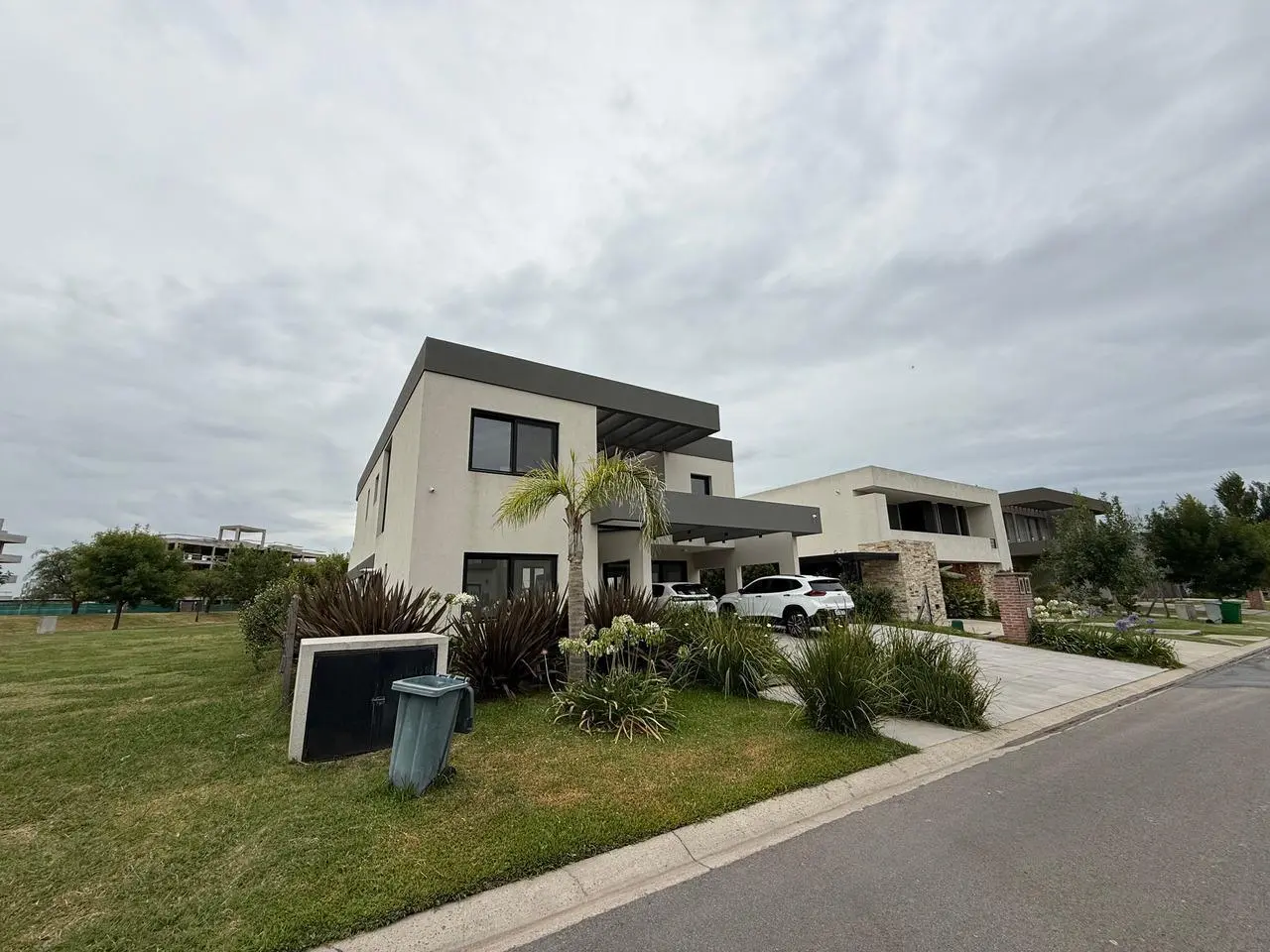 Venta Casa Moderna 7 ambientes Con Pileta en Lagoon Pilar 3