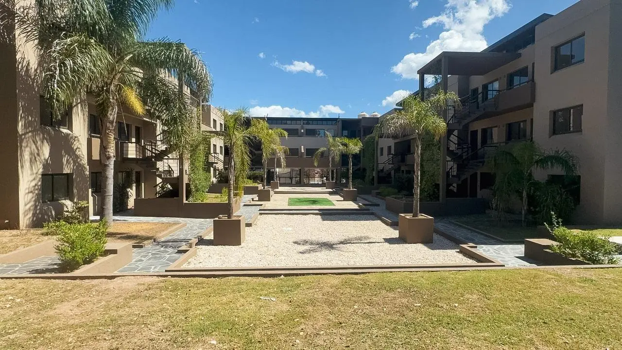 Departamento dos ambientes, pileta, Escobar centro 2