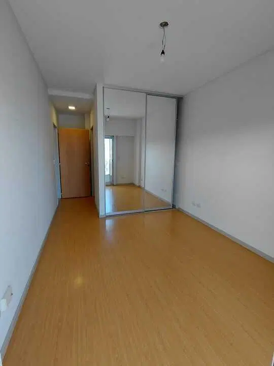 Venta – 3 Ambientes – Departamento – Parque Chacabuco – Balcón aterrazado y cochera doble 2