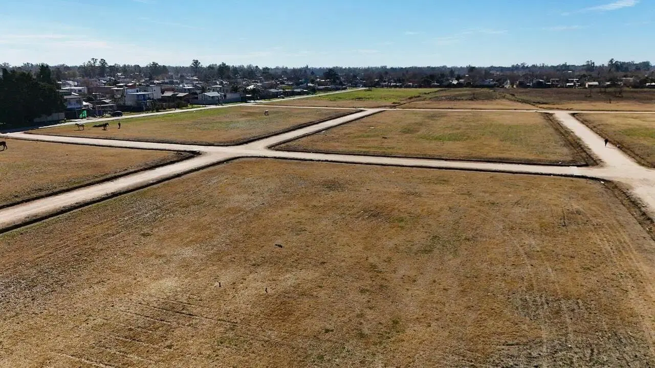 Terreno en Barrio Parque La Soñada presidente Derqui 4