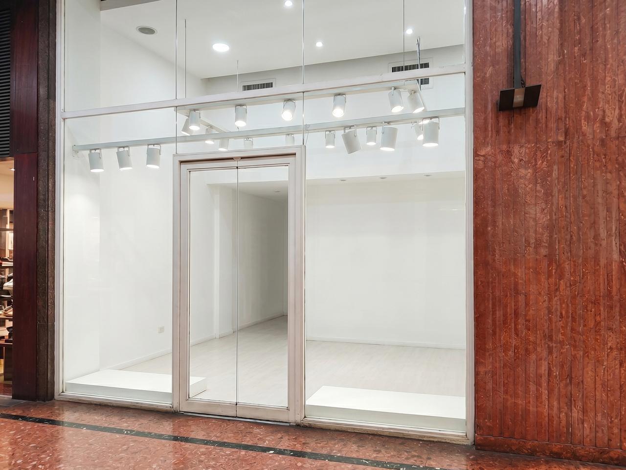 Foto de LOCAL COMERCIAL - GALERIA SAN JOSE DE FLORES - PASILLO CENTRAL, imagen 4