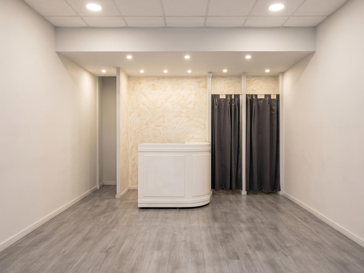 Foto de LOCAL COMERCIAL - GALERIA SAN JOSE DE FLORES - PASILLO CENTRAL, imagen 2