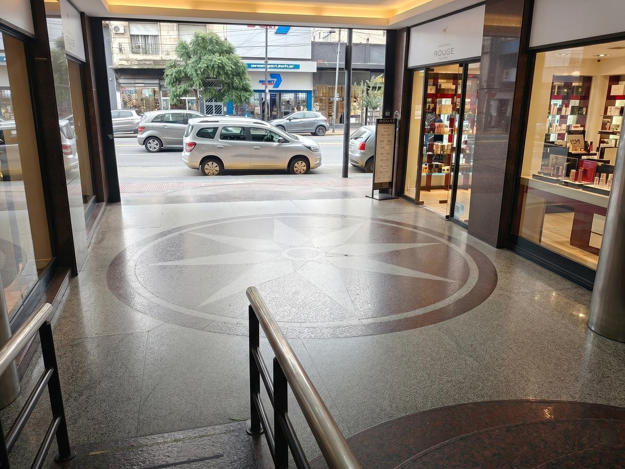 Foto de LOCAL COMERCIAL - GALERIA SAN JOSE DE FLORES - PASILLO CENTRAL, imagen 5