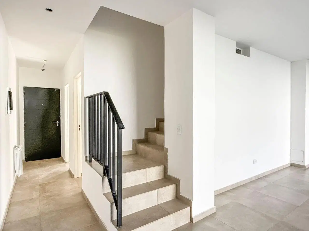 Casa PH a estrenar, 4 ambientes, Jardín privado, cochera y terraza 5