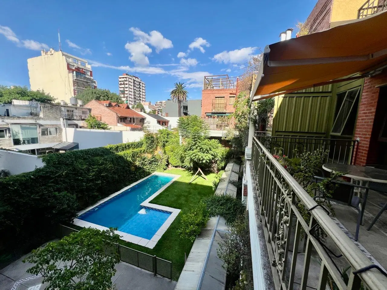 Venta – 4 ambientes – Triplex – Colegiales – Terraza con parrilla, 2 cocheras y amenities en 3