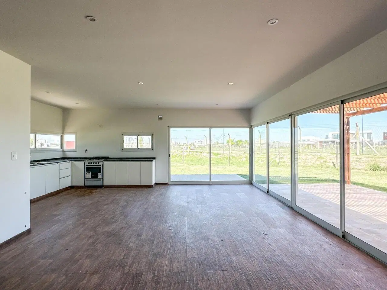 Venta Casa 4 ambientes, San Sebastián, área 1 2