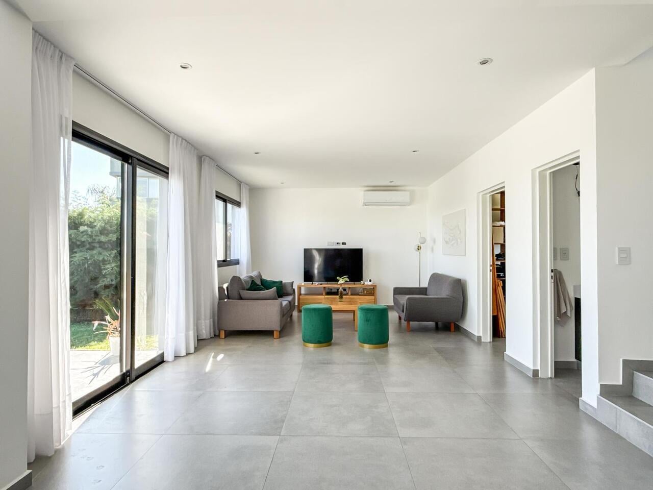 Venta Casa 5 ambientes, San Sebastián, área 1