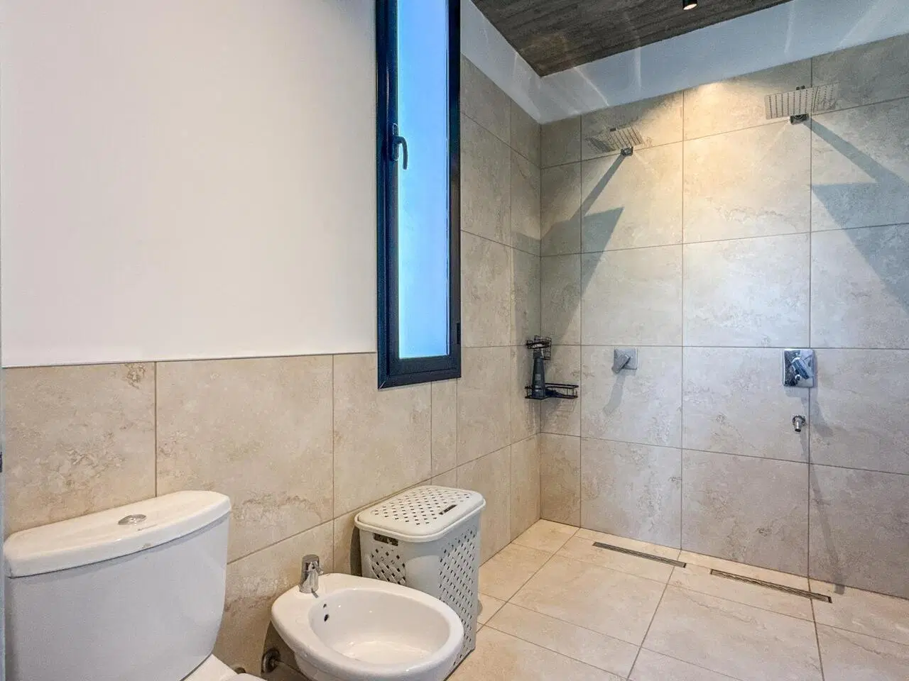 Venta Casa 5 ambientes, San Sebastián, área 2 4
