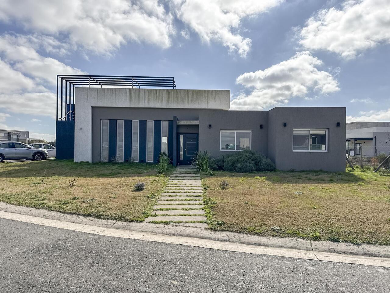 Venta Casa 5 ambientes, San Sebastián, área 8