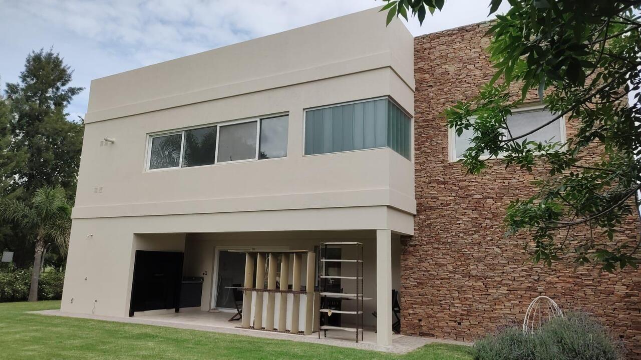 Venta Casa 7 ambientes, San Sebastián, área 1
