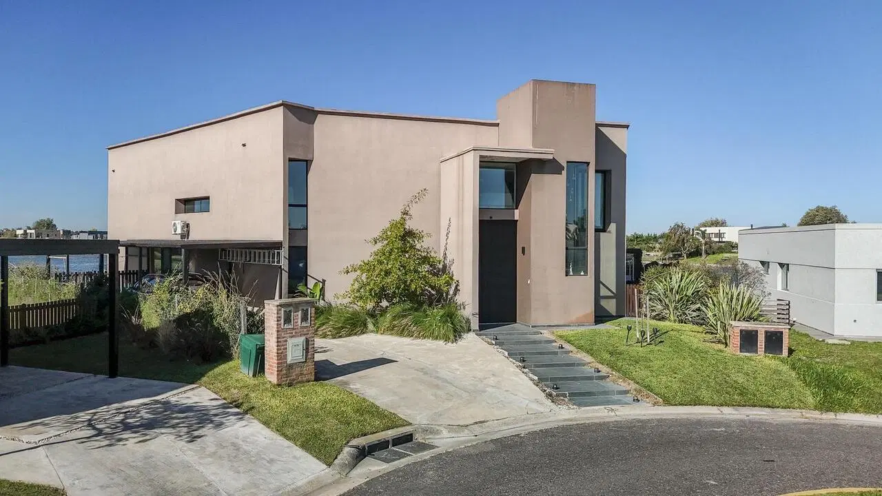 Venta Casa 5 ambientes a la laguna, San Sebastián, área 10 5
