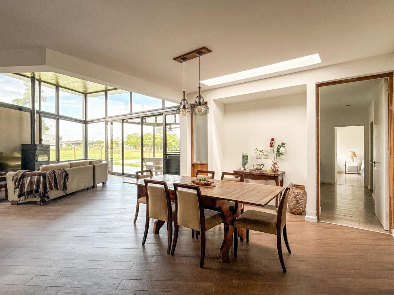 Venta Casa 6 ambientes, San Sebastián, área 2