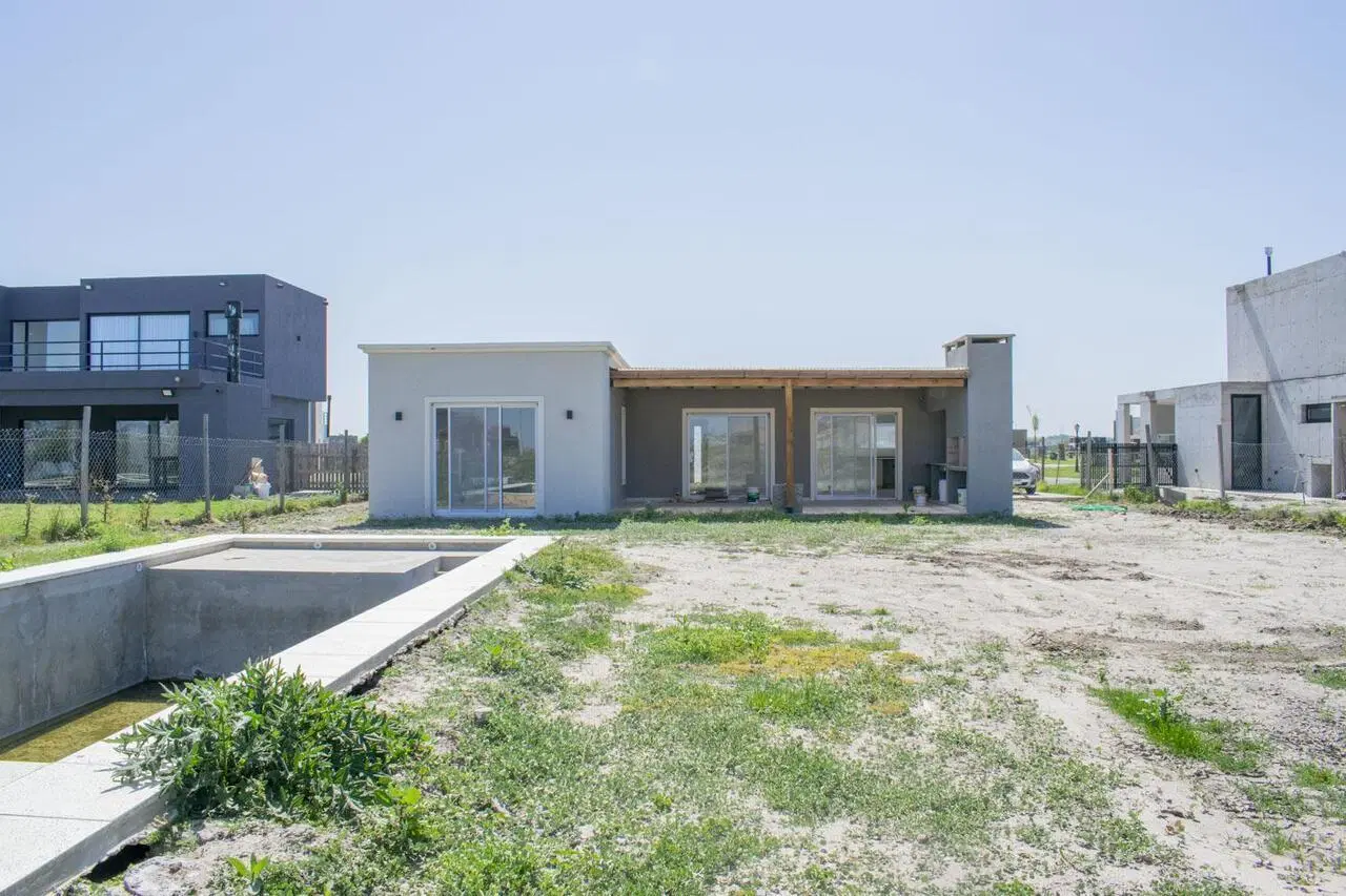 Venta Casa 4 ambientes, San Sebastián, área 8 4