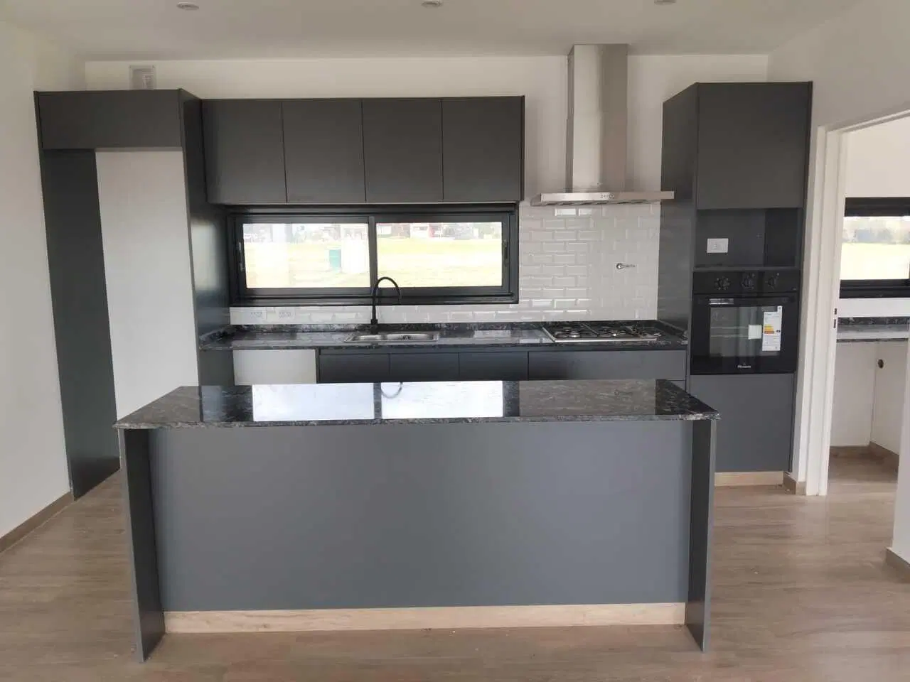 Venta Casa 4 ambientes, San Sebastián, área 1 2