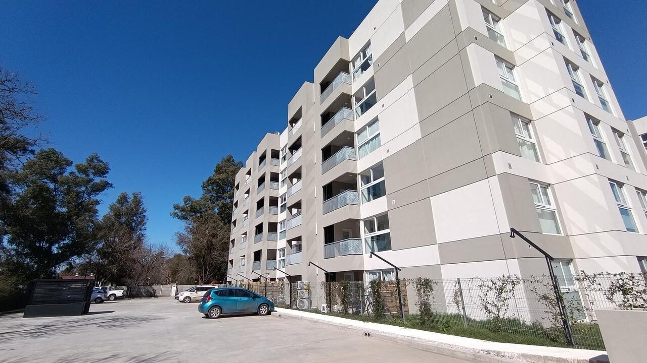 Departamento en Colectora Este Ramal Escobar 1000