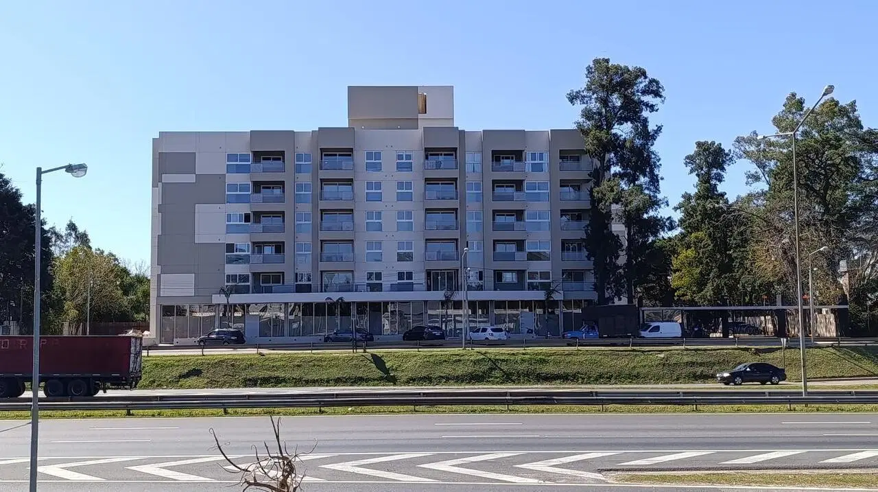 Departamento en Colectora Este Ramal Escobar 1000 3