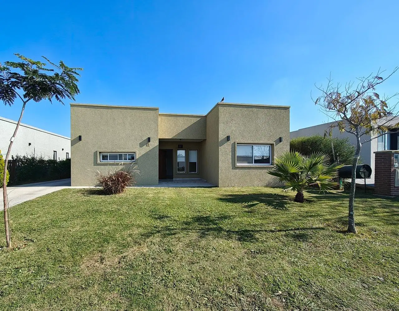 Venta Casa 4 ambientes, San Ramón, Pilar del Este 2